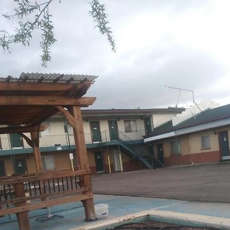 Usa Motel Pueblo Bagian luar foto